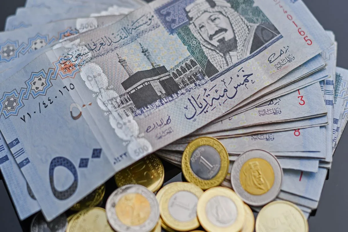 "قفزة هائلة: السيولة النقدية في السعودية تتجاوز حاجز 40 مليار ريال خلال أسبوع واحد"