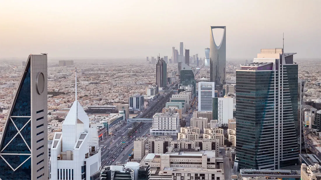 القويز: السماح لغير السعوديين بالاستثمار في شركات مالكة لعقارات بمكة والمدينة