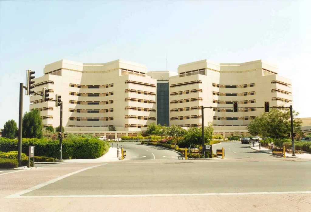 ما هي أكبر جامعة في المملكة العربية؟