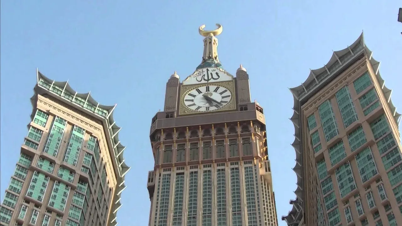 إليك قائمة بمطاعم برج الساعة مكة المكرمة