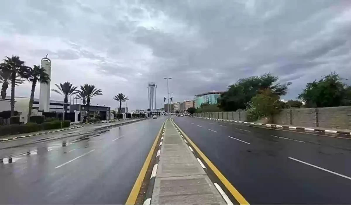 الدفاع المدني في السعودية يطلق صافرات الإنذار بسبب حالة الطقس