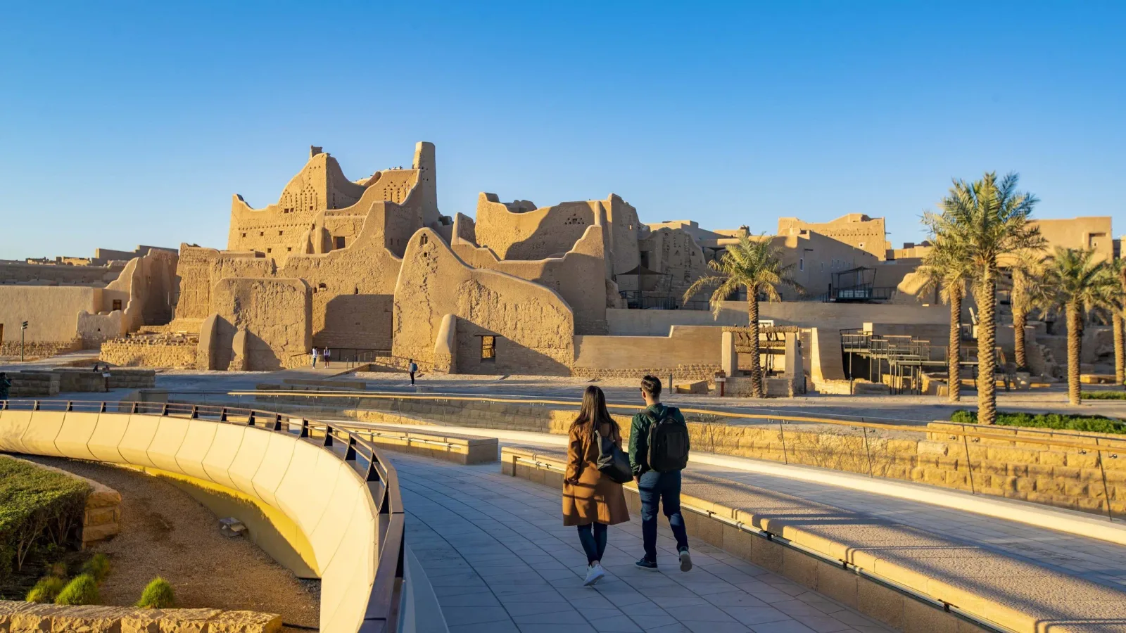 توقعات باستقبال السعودية 30 مليون سائح خلال 2024