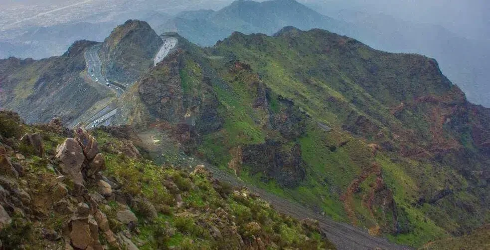 5 جولات على الطرق الوعرة لعشاق المغامرة في السعودية