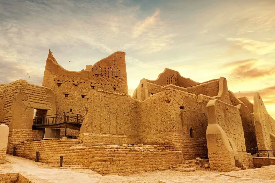 6 أماكن سياحية في السعودية 2024 لالتقاط صور غرامية
