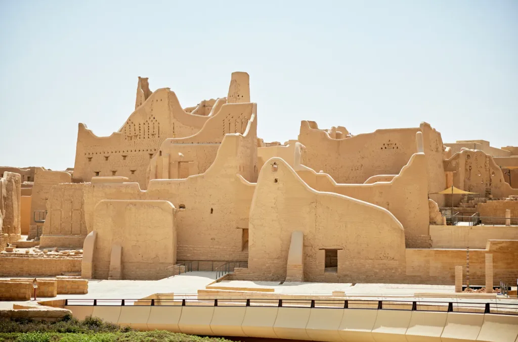 الأماكن المفضلة لرواد الأعمال في مجال الأزياء العتيقة في الرياض - صورة 2