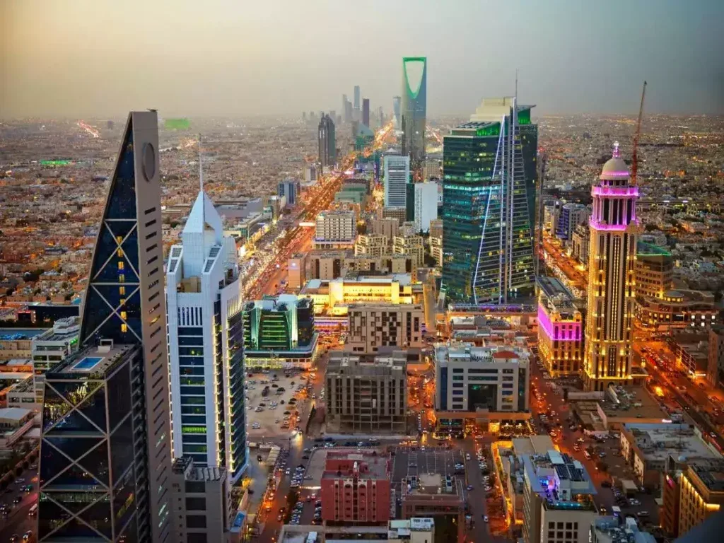 120 مليار دولار إيرادات السياحة في السعودية في 2023