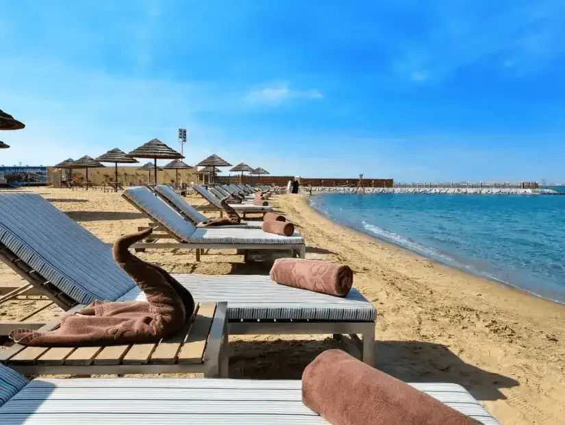دليل شامل لشاطئ العزيزية في الخبر، السعودية