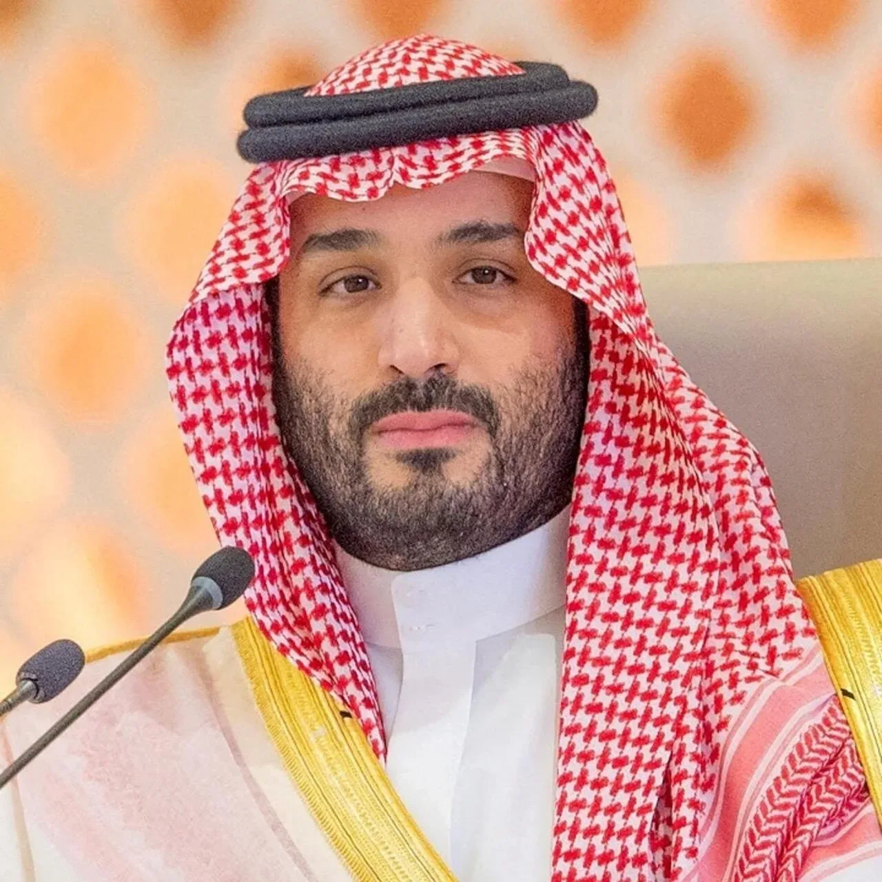 ولي العهد السعودي يرفض الاعتداءات على فلسطين ويدعو لوقف العنف