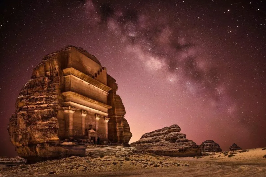 معلومات عن منتجع شرعان في صحراء العلا