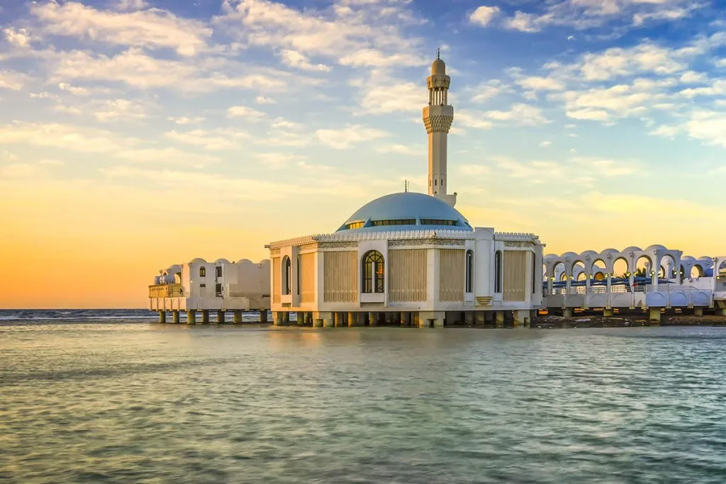 احتفالات عيد الفطر 2025 في السعودية: تجربة مميزة في أجواء من الفرح والروحانية