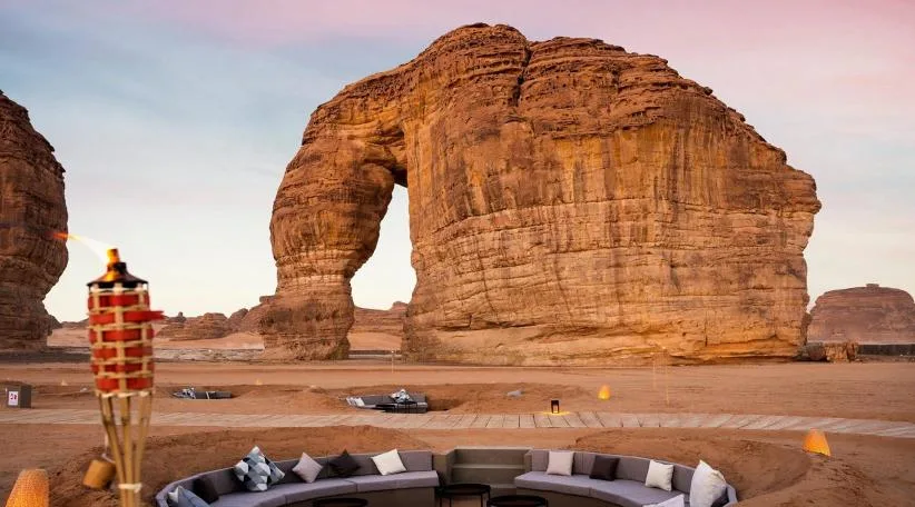 صخرة الفيل… كنز جيولوجي وسط الرمال الذهبية للعلا
