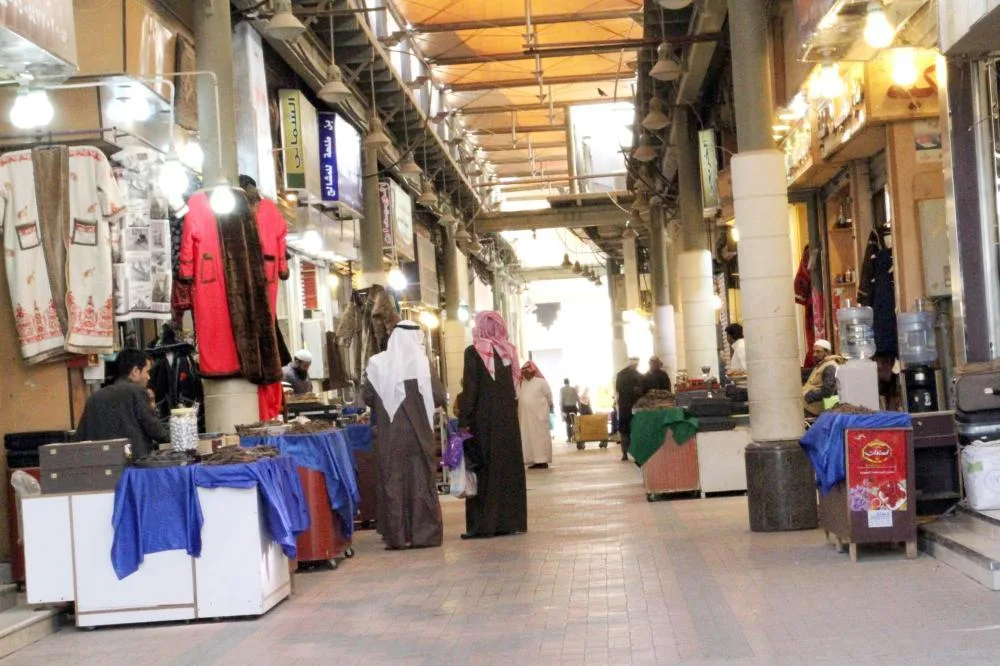 سوق المعيقلية بالرياض: وجهتك المثالية للتسوّق الشعبي والتقليدي
