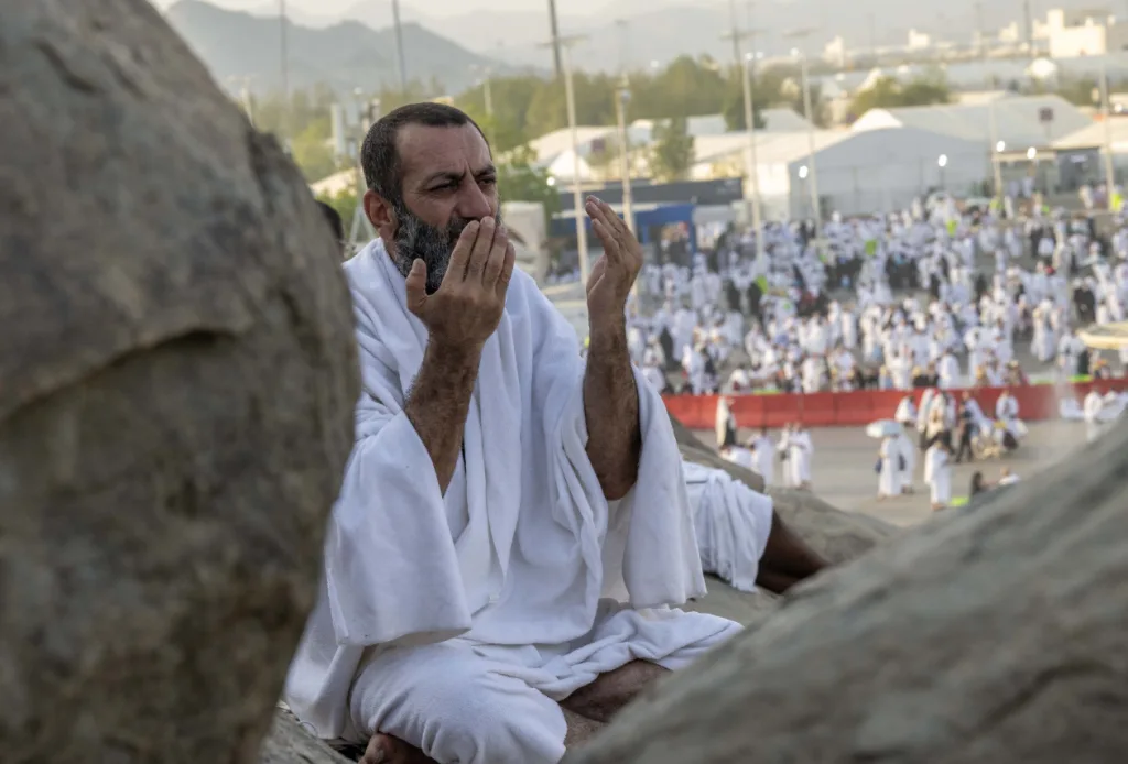 فضل صيام يوم عرفة وثوابه العظيم للمسلمين