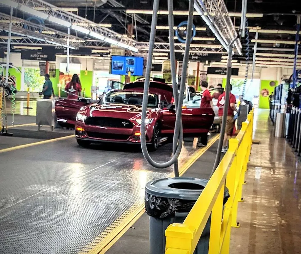 خدمة غسيل السيارات المتنقلة في الرياض: شركات تستحق التجربة