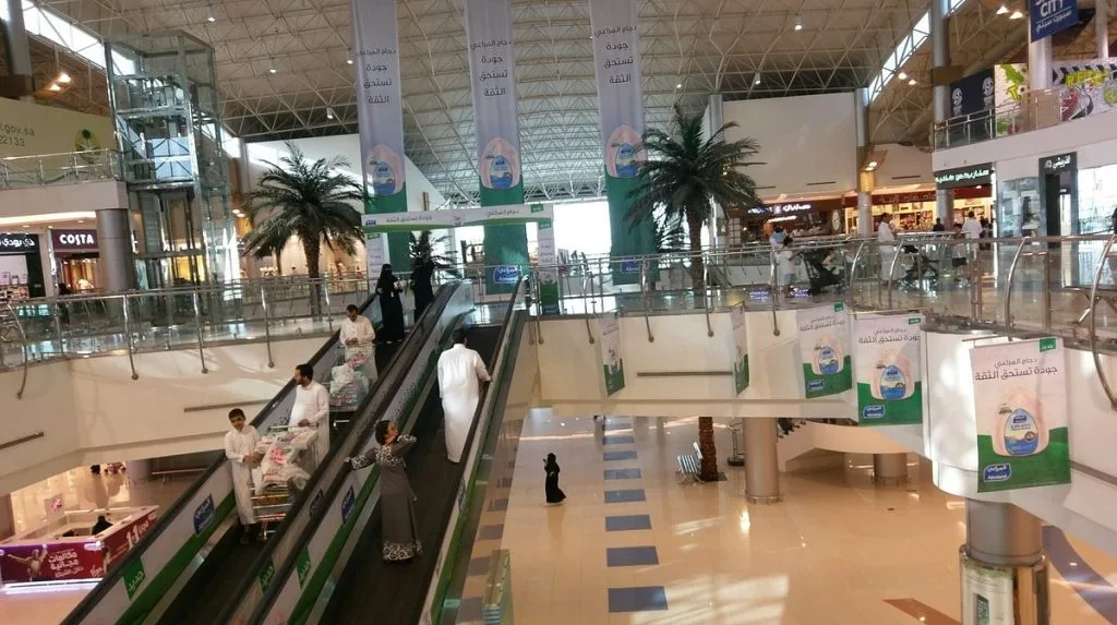 استكشف الأندلس مول: وجهتك المثالية للتسوق والترفيه في جدة