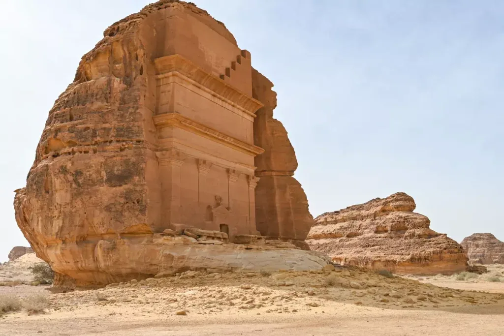 رحلة لا تُنسى: 5 أنشطة لا تفوّت في العلا 2025