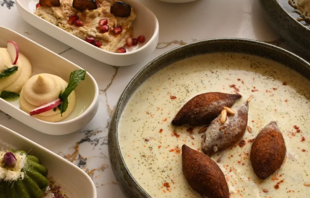 أفضل مطاعم نباتية ونباتية بالكامل في الرياض لعشاق الأكل الصحي