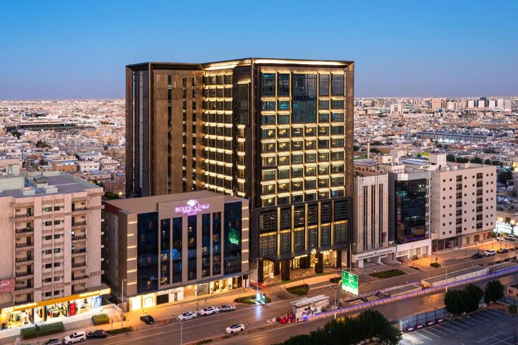 أفضل فنادق الرياض مع مسابح خاصة لإقامة فاخرة