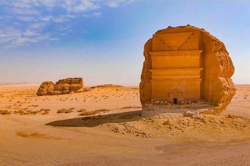 اكتشف كنوز العلا الخفية