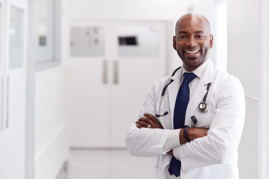 كم يبلغ راتب الطبيب العام في السعودية؟ التفاصيل الكاملة