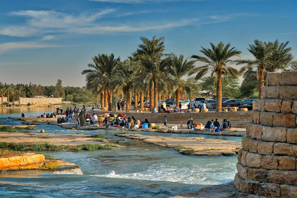 أجمل مسارات الهايكنغ في السعودية لعام 2025