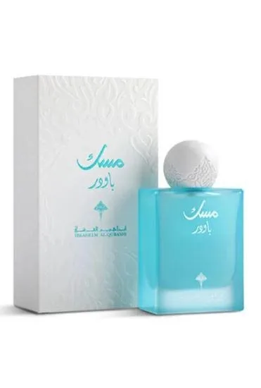 فن اختيار العطر الشرقي: دليل عملي لعشاق الروائح الأصيلة