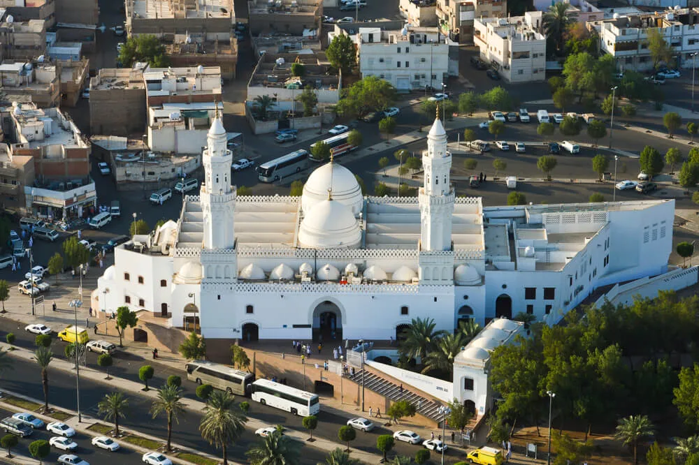السياحة الدينية في المدينة المنورة 2026: دليل الزائر للمعالم الإسلامية