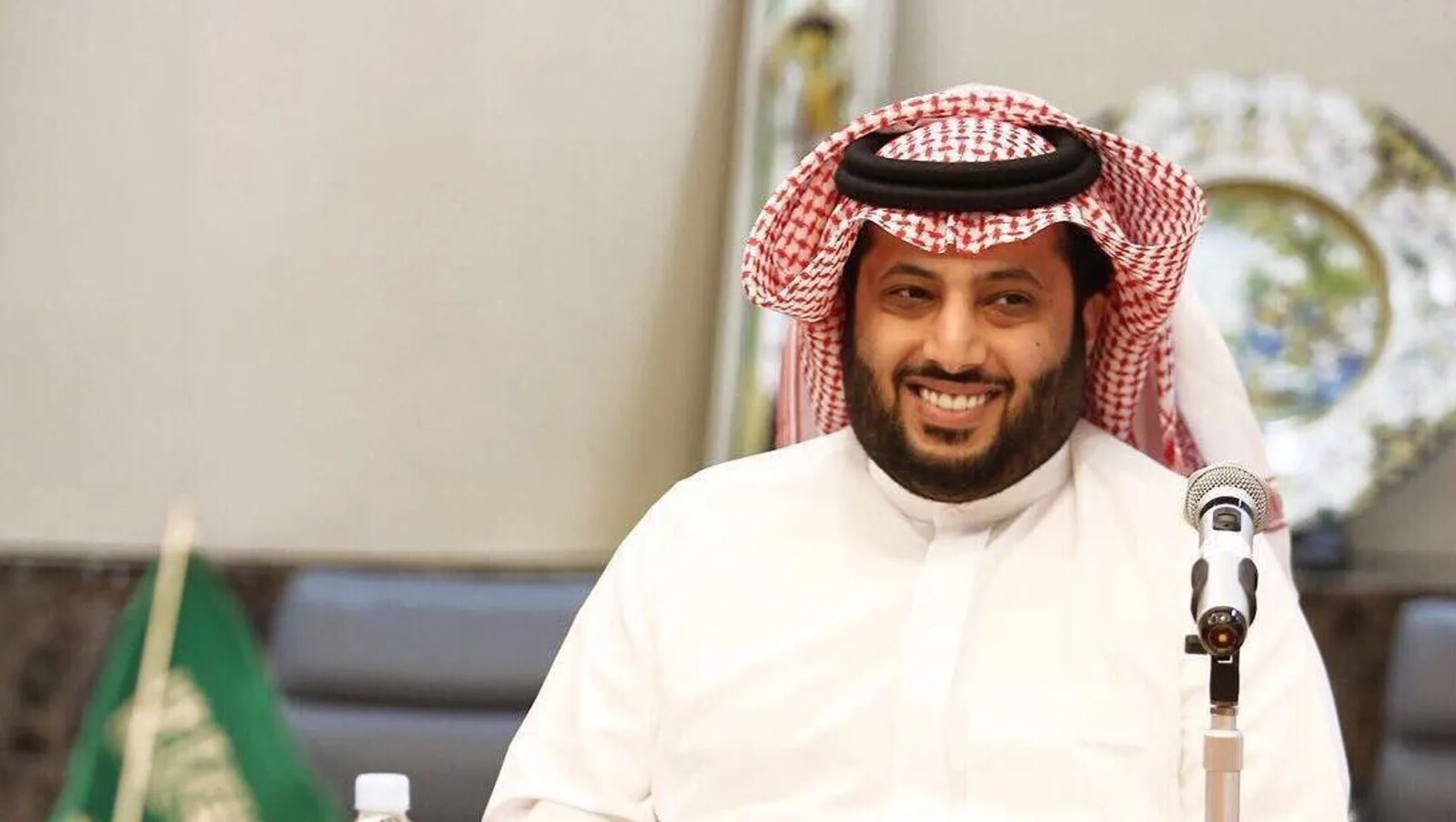 تركي آل الشيخ يتصدر المشهد كأكثر الشخصيات تأثيراً في عالم الملاكمة
