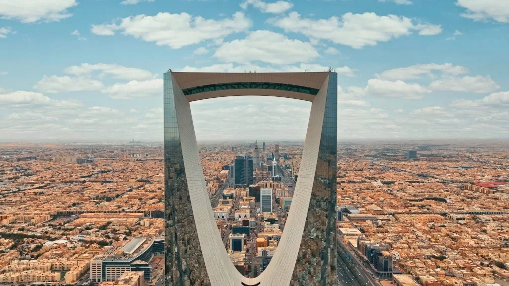دخل السائقين السعوديين من تطبيقات نقل الركاب يتجاوز 1.1 مليار ريال في 2024